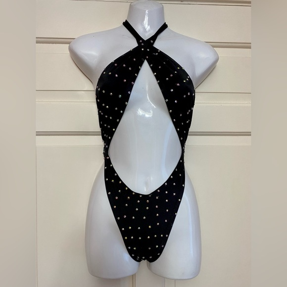 Exotic Dance Attire - Picture 2 of 6